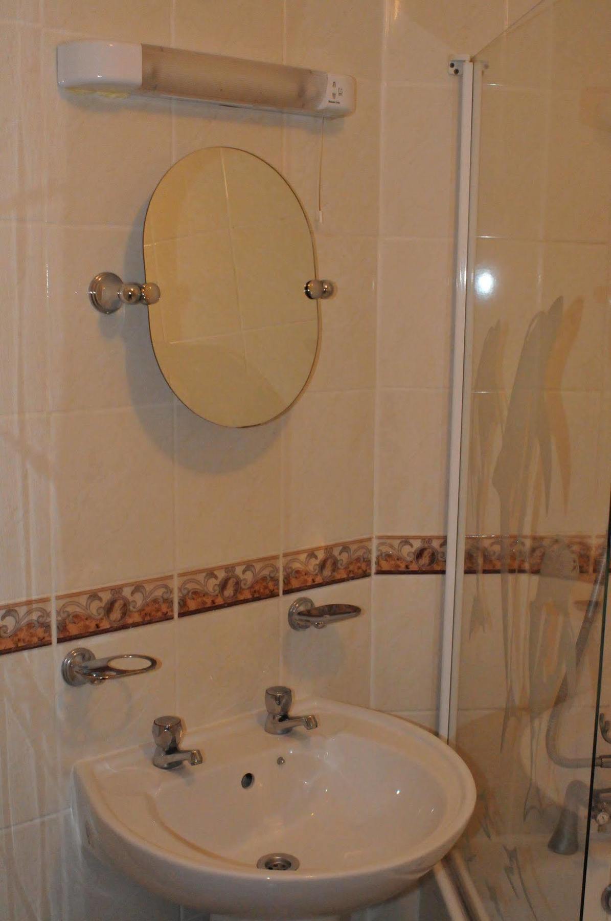 Oyo Ridgeway Hotel Chingford Bagian luar foto