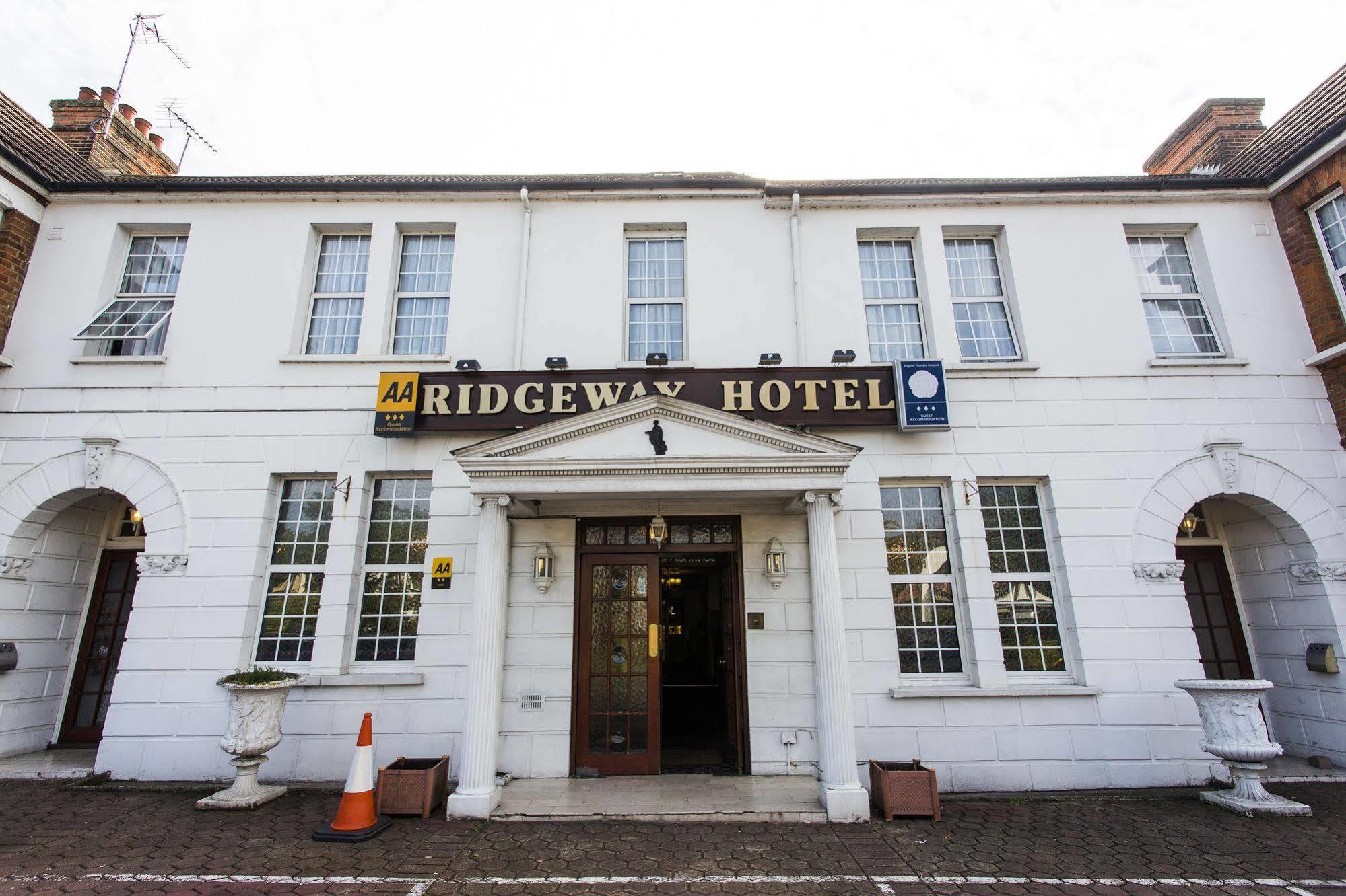Oyo Ridgeway Hotel Chingford Bagian luar foto