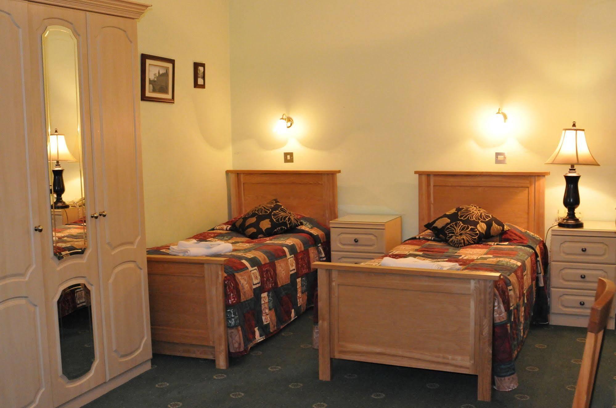 Oyo Ridgeway Hotel Chingford Bagian luar foto