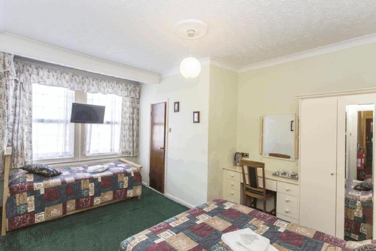 Oyo Ridgeway Hotel Chingford Bagian luar foto