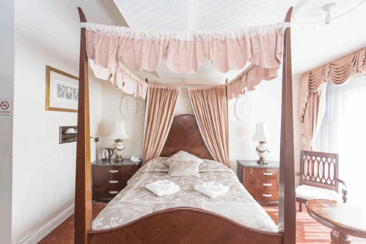 Oyo Ridgeway Hotel Chingford Bagian luar foto